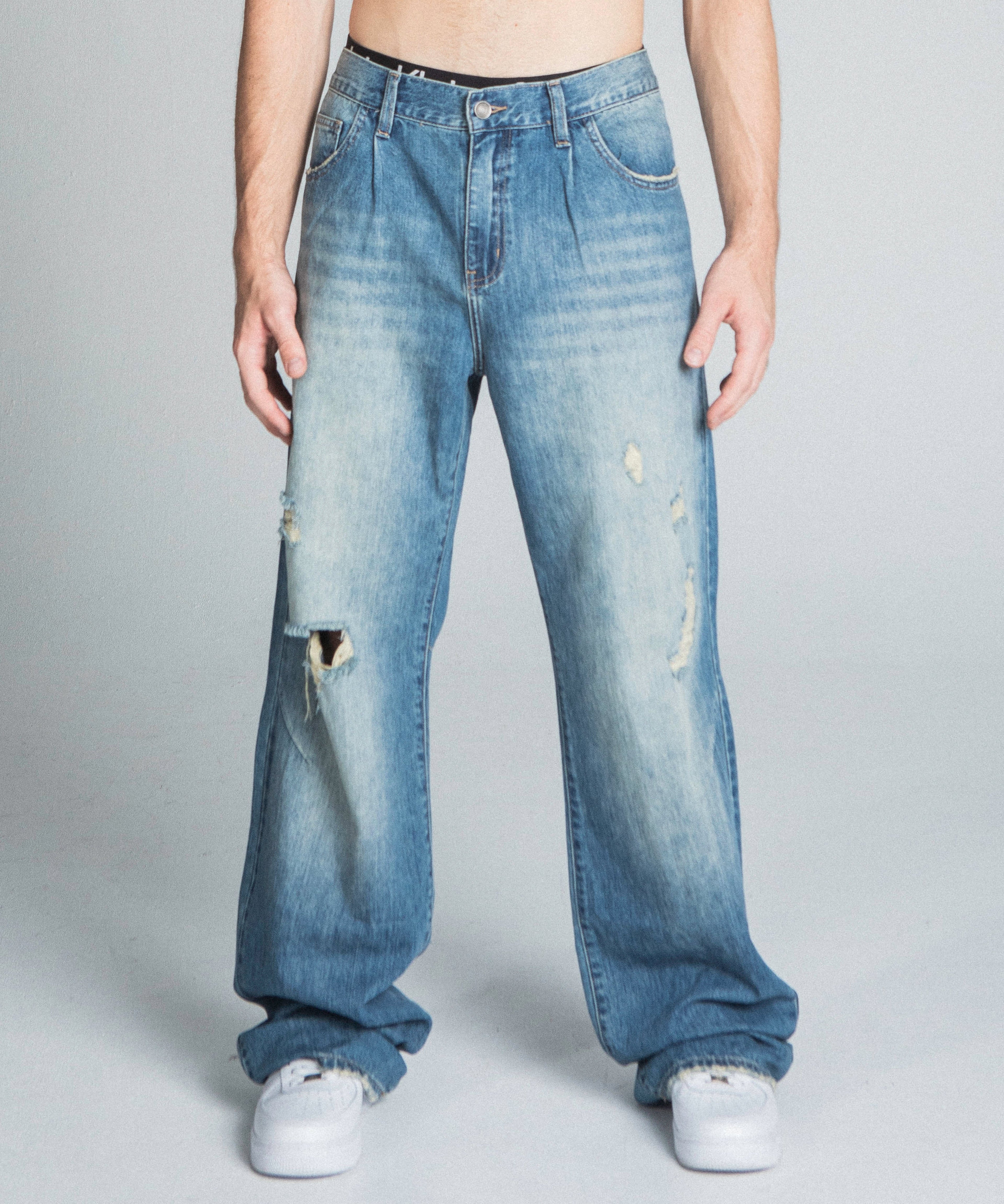 AJ09-3 CLASSIC BLUE LIGHTLY DISTRESSED BAGGY JEANS